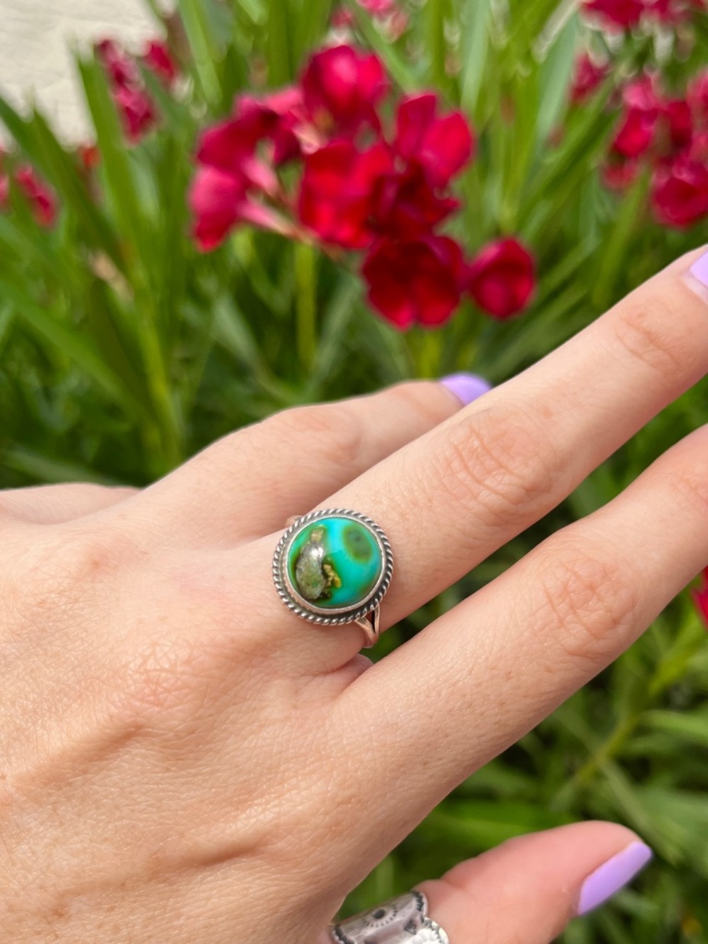 Navajo signed 💕 
Sterling Silver Ring with Turquoise Sonoran Gold sz 8